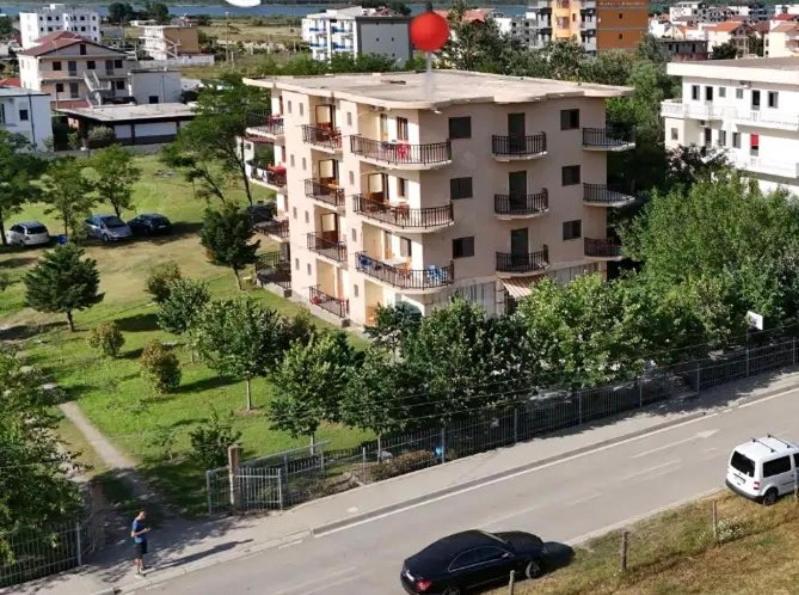 Hotel Kaci Velipoje Bagian luar foto